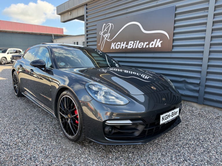 Porsche Panamera Turbo Sport Turismo PDK