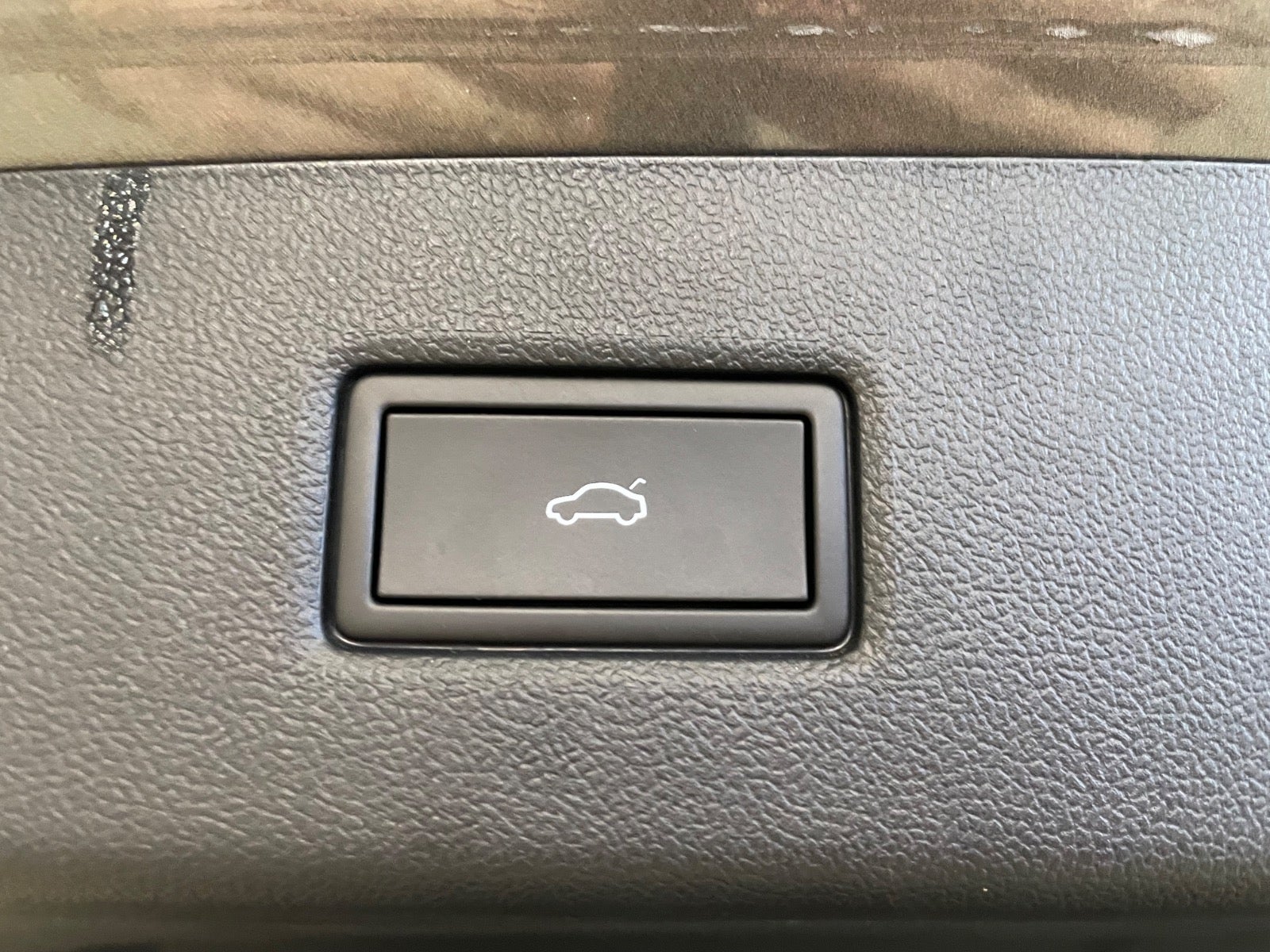 Ford Explorer Premium Extended Range