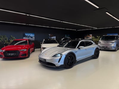 Porsche Taycan 4  Performance+ Cross Turismo 5d