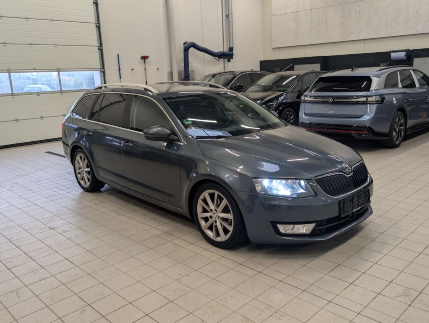 Skoda Octavia TDi 105 Elegance Combi DSG - billede 2