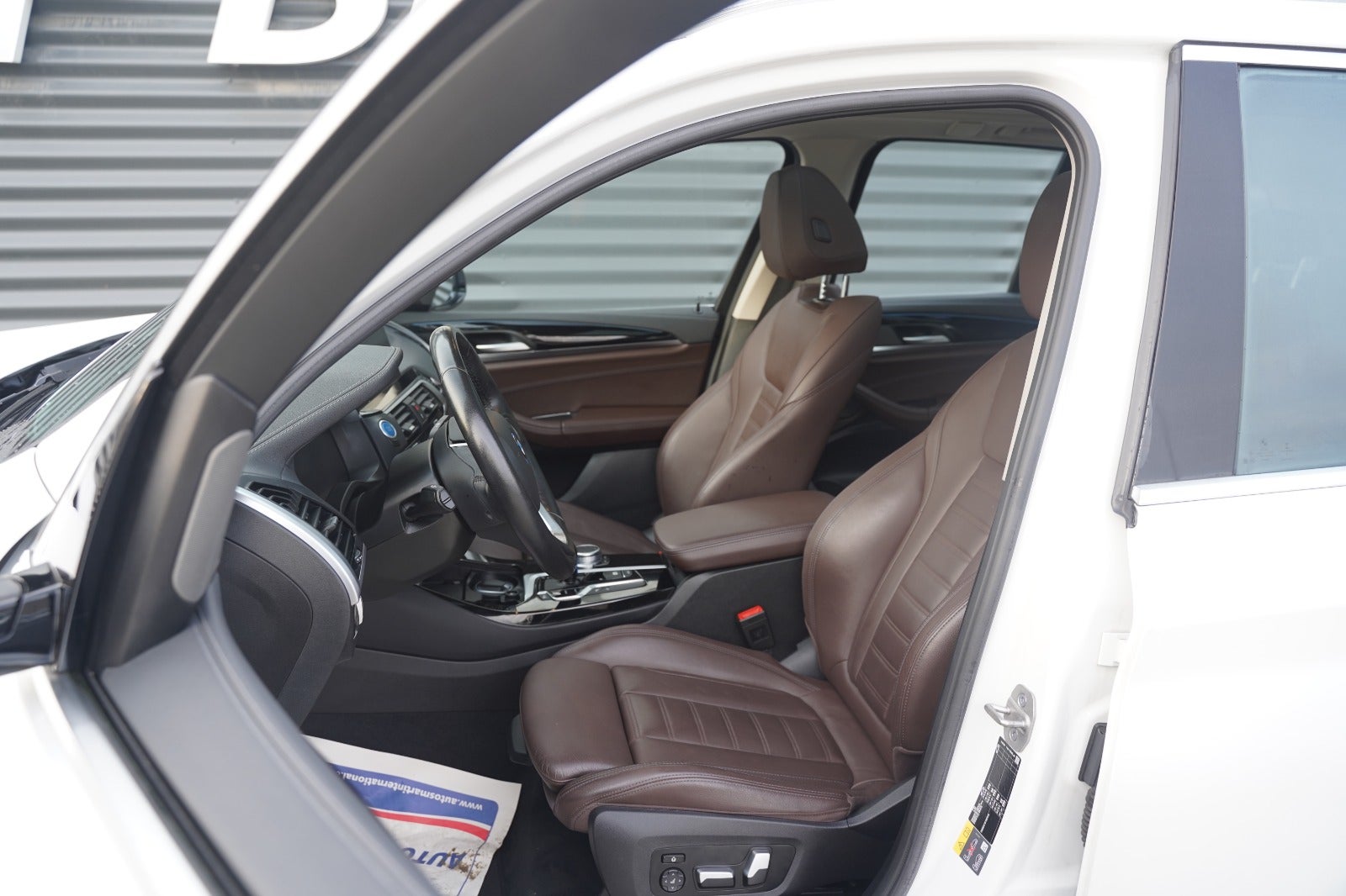 Billede af BMW iX3  Charged Impressive