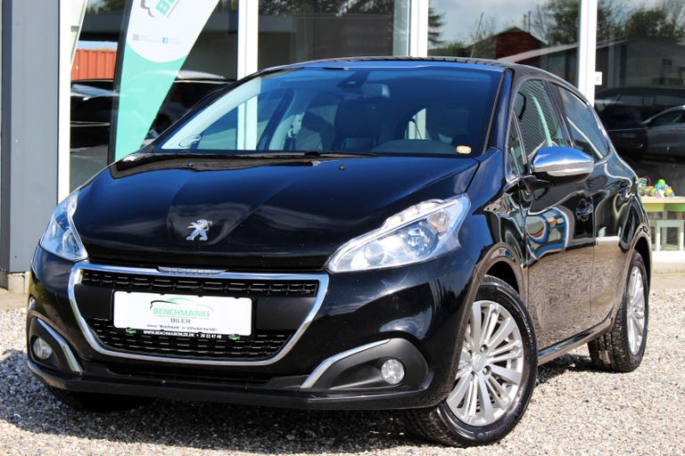 Peugeot 208 BlueHDi 100 Selection Sky