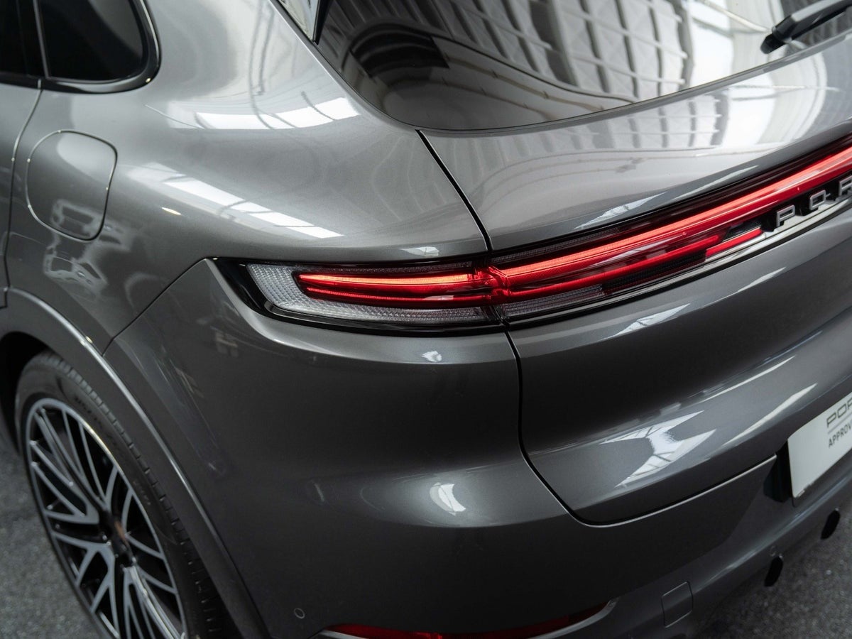 Gallery image 7 of 18