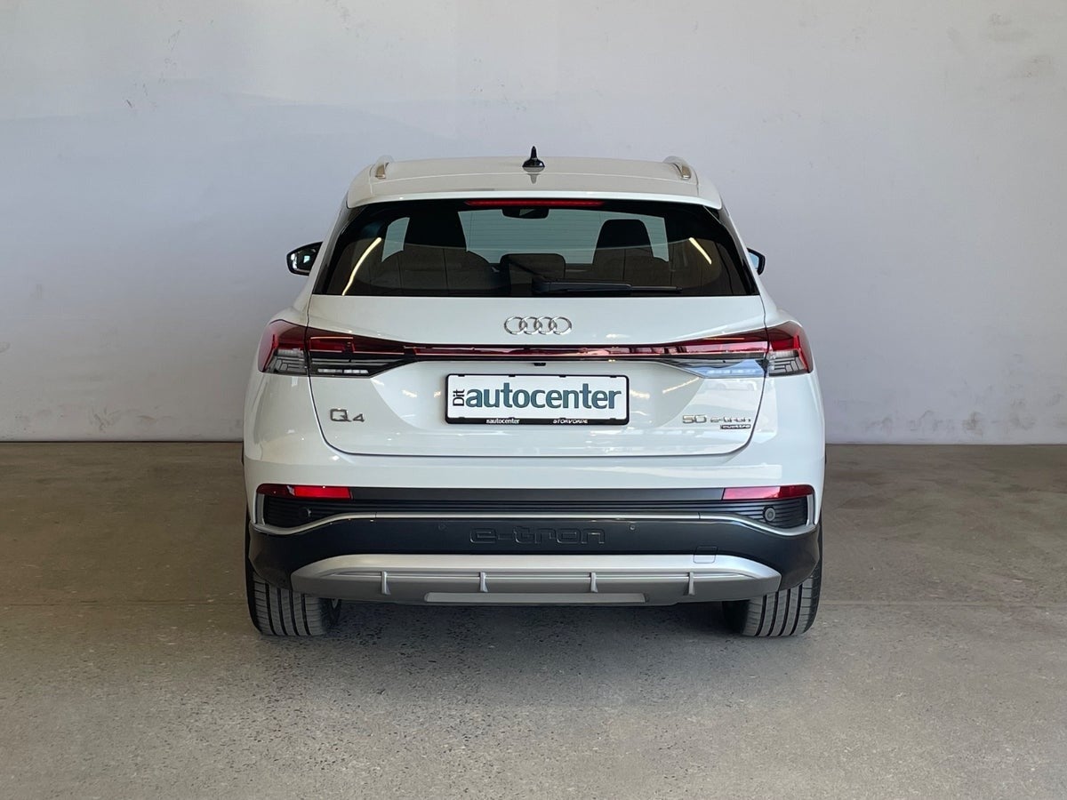 Audi Q4 e-tron S-line quattro Van