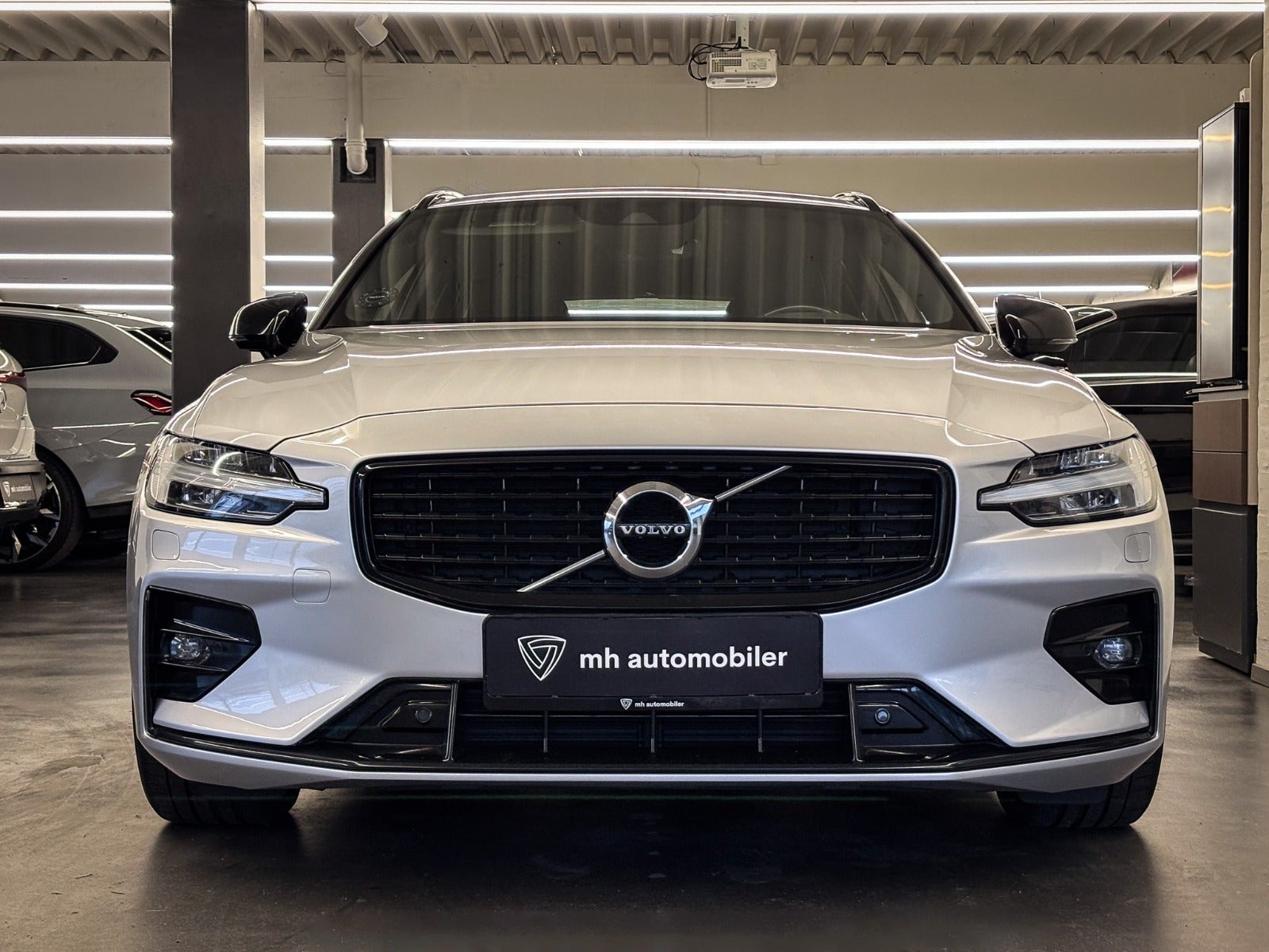 Billede af Volvo V60 2,0 B4 197 R-Design aut.