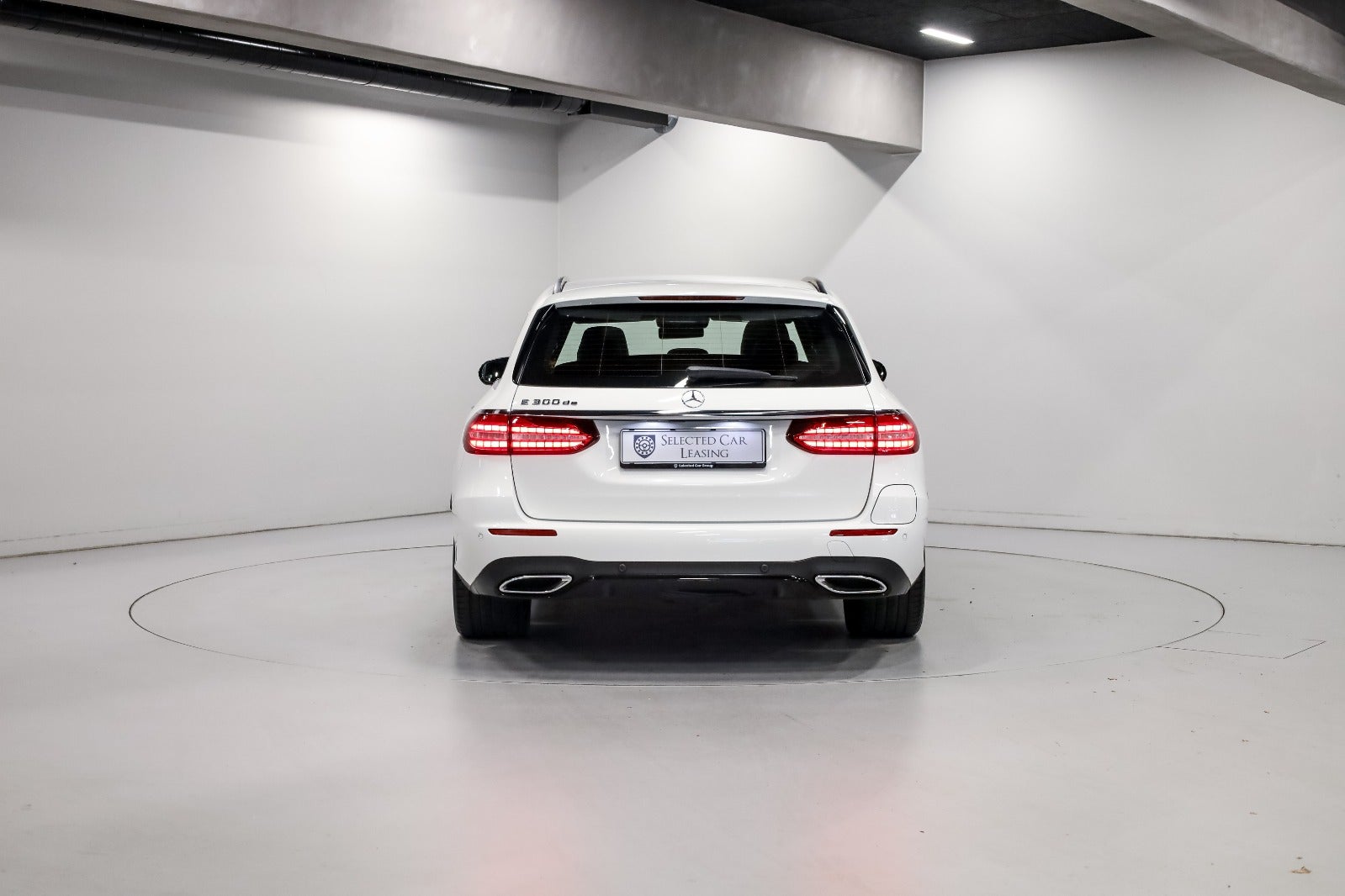 Mercedes-Benz E300 de 2,0 AMG Line stc. aut.