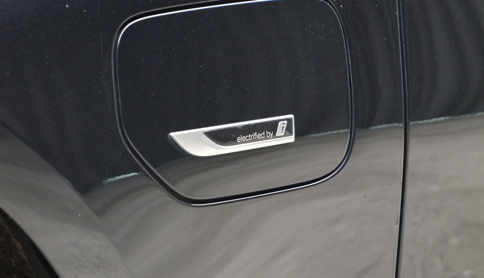 BMW 330e Touring Sport Line aut.