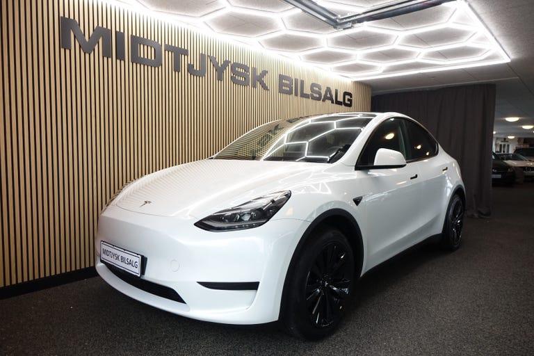 Tesla Model Y RWD