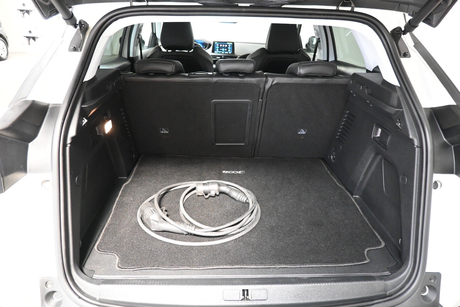Peugeot 3008 Hybrid Allure LTD EAT8