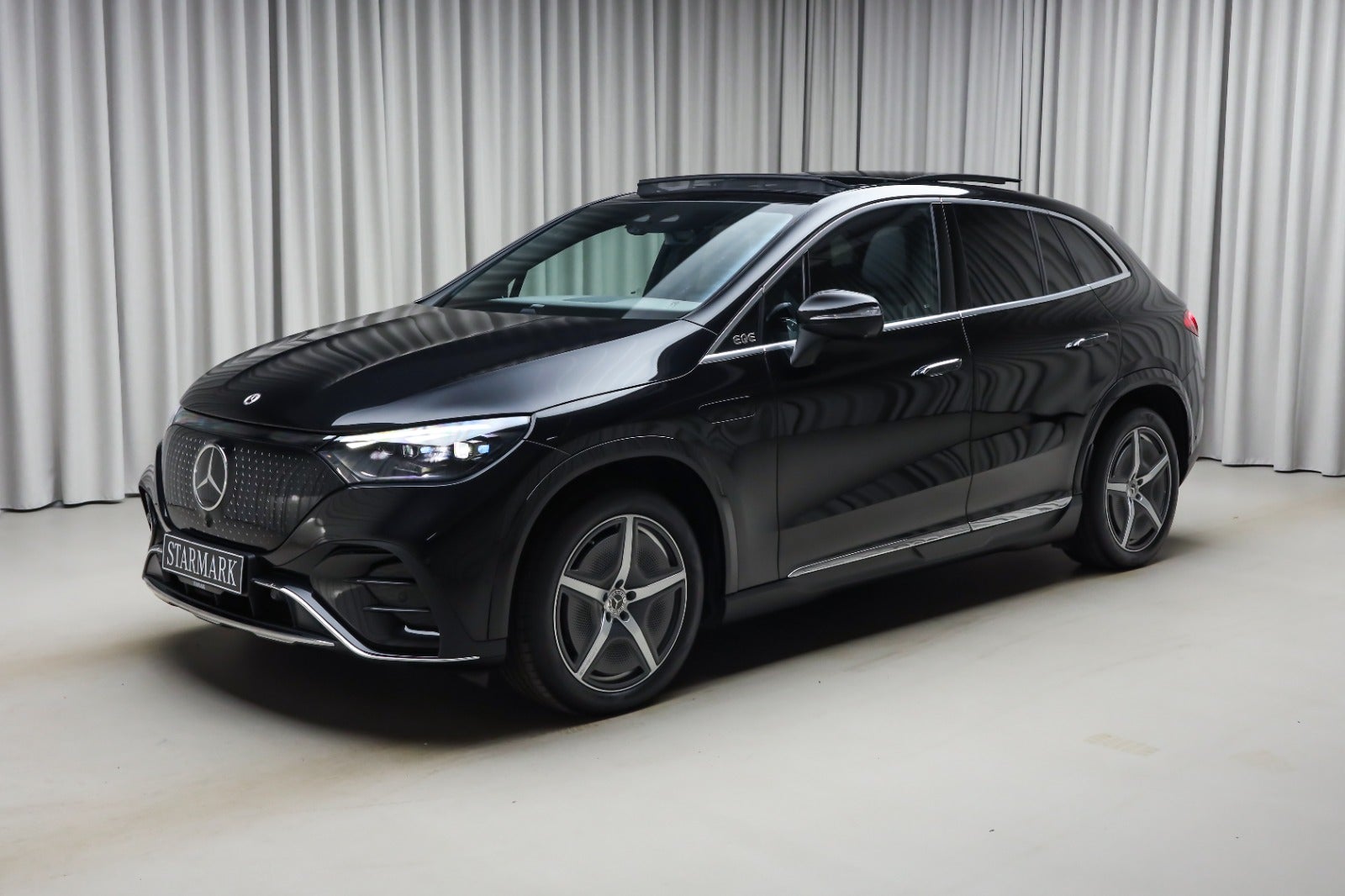 Mercedes-Benz EQE 350 SUV (1/8)
