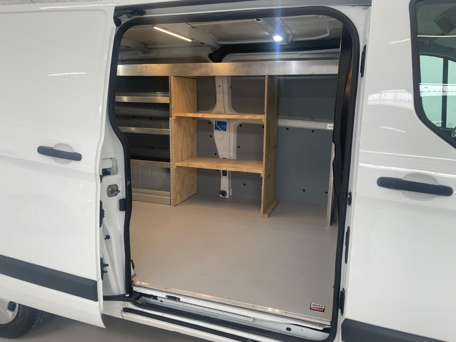 Billede af Ford Transit Custom 300L 2,0 TDCi 130 Trend