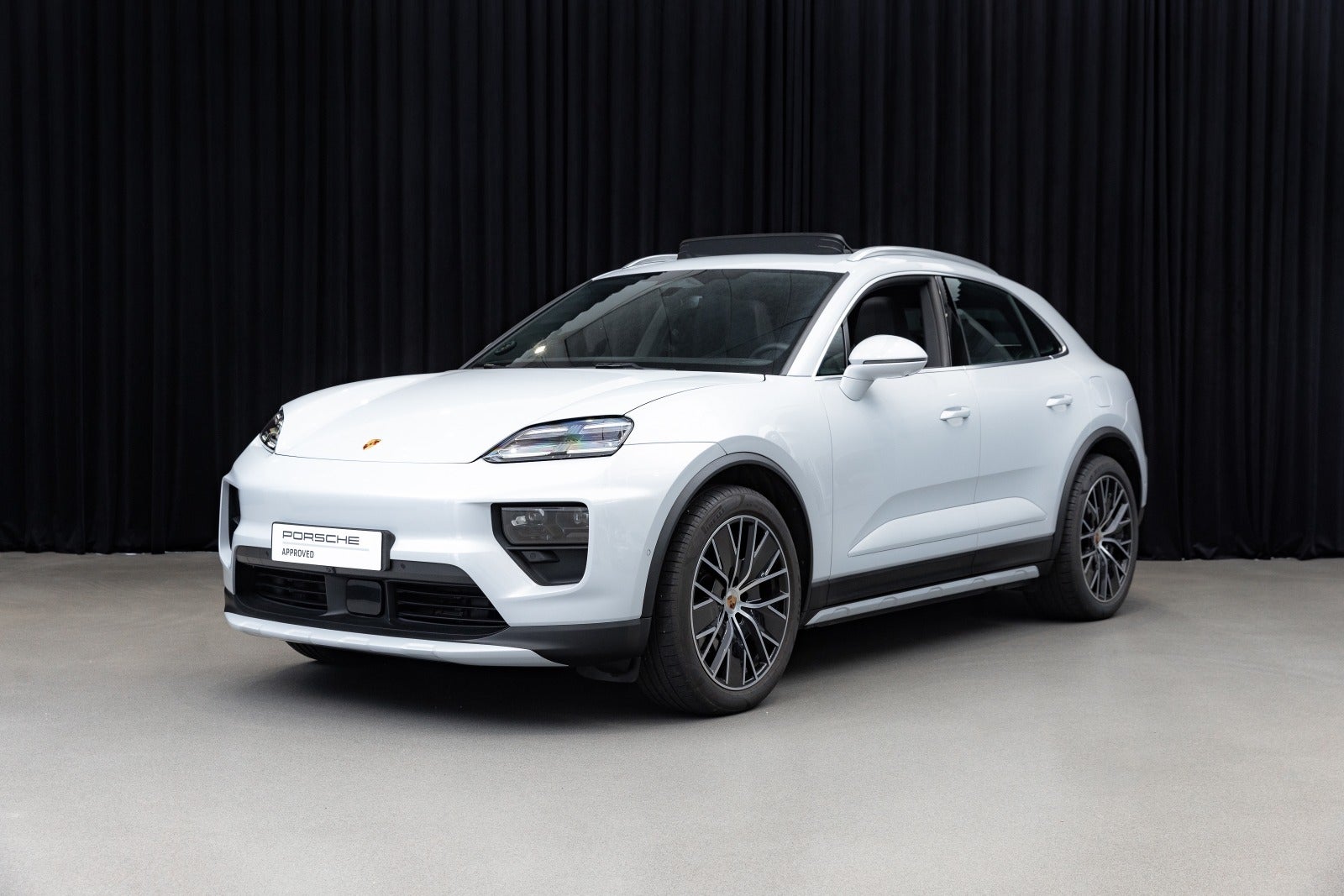 Porsche Macan 4