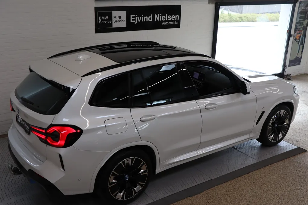 BMW iX3 Charged Plus M-Sport