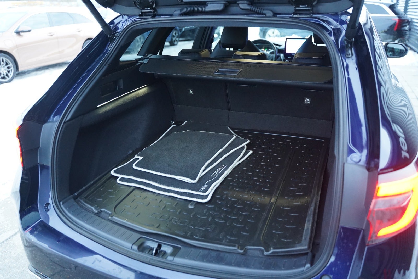 Billede af Toyota Corolla 2,0 Hybrid Elegant Touring Sports e-CVT