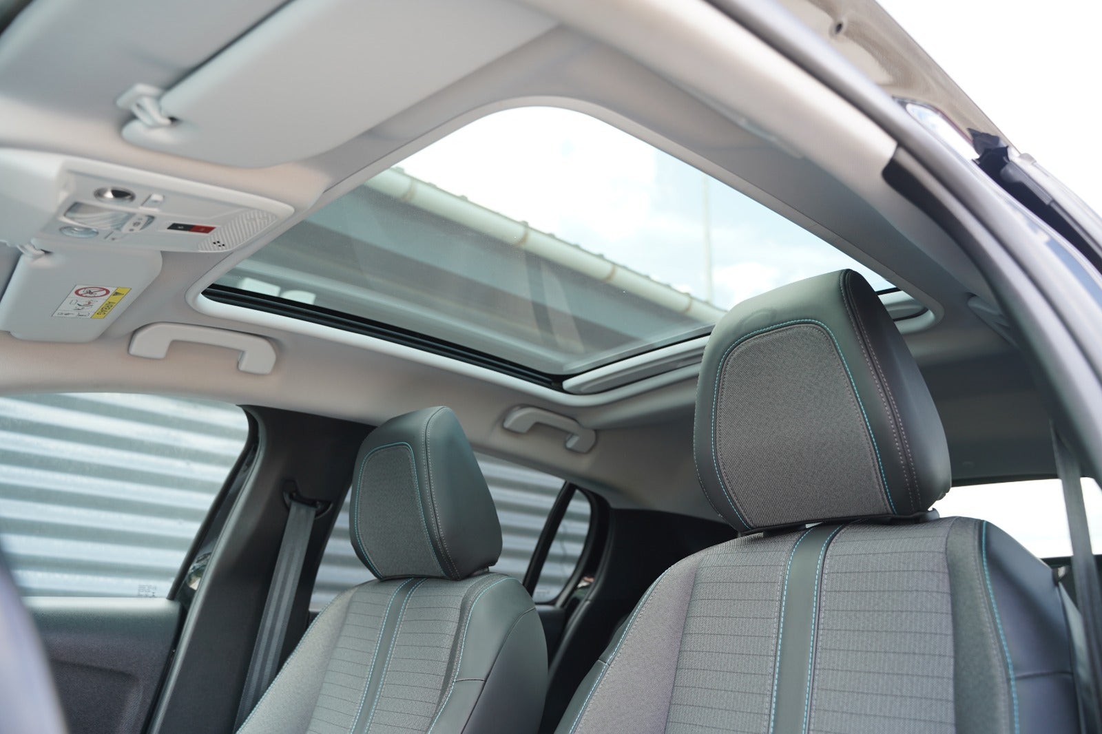 Billede af Peugeot 208 1,2 PureTech 100 Allure Sky