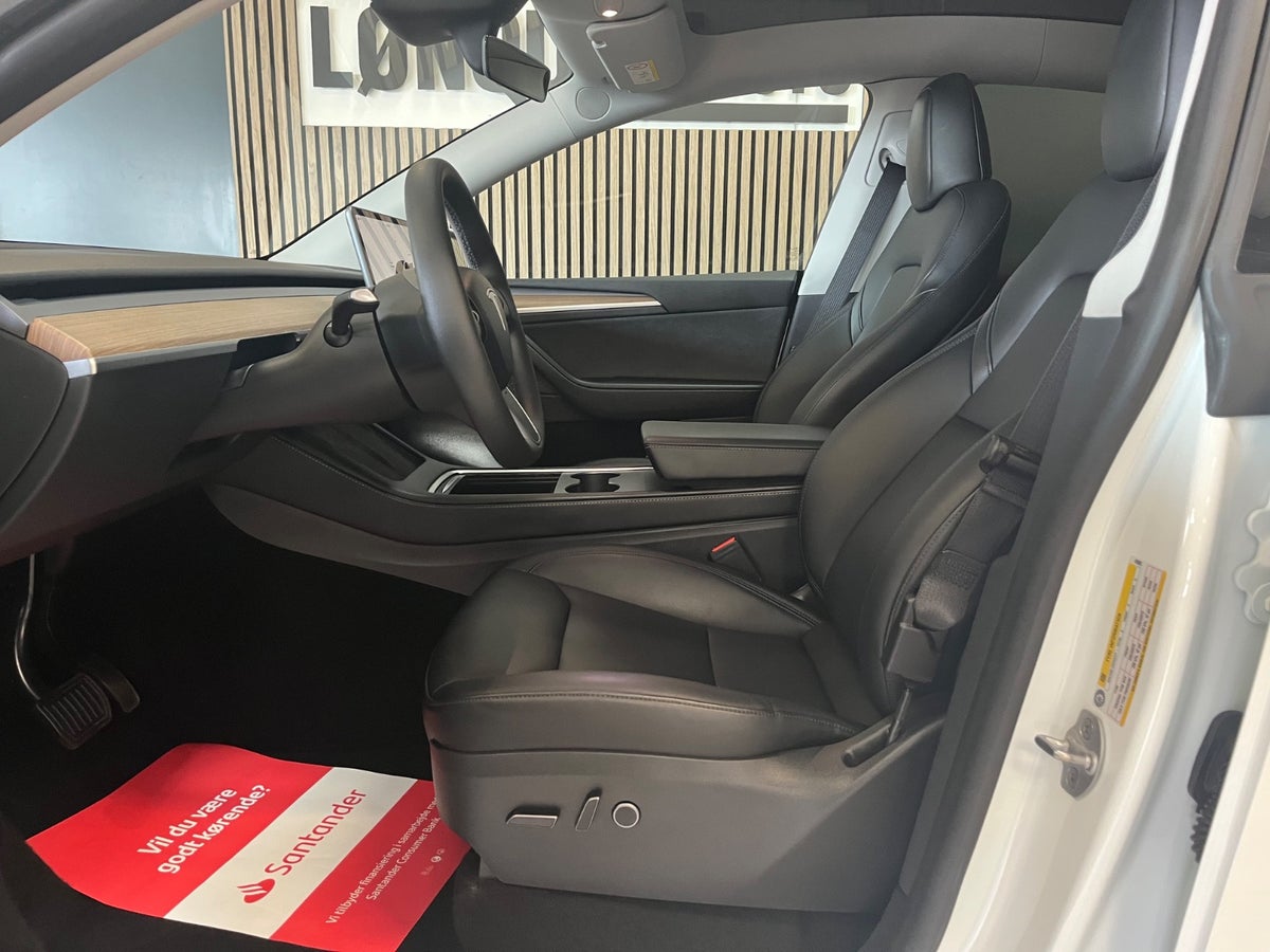 Tesla Model Y Long Range RWD