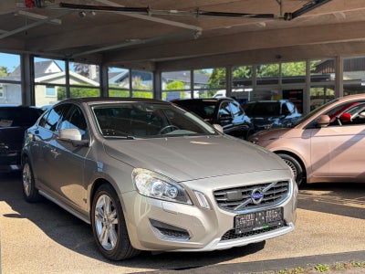 Volvo S60 1,6 T4 180 Summum 4d