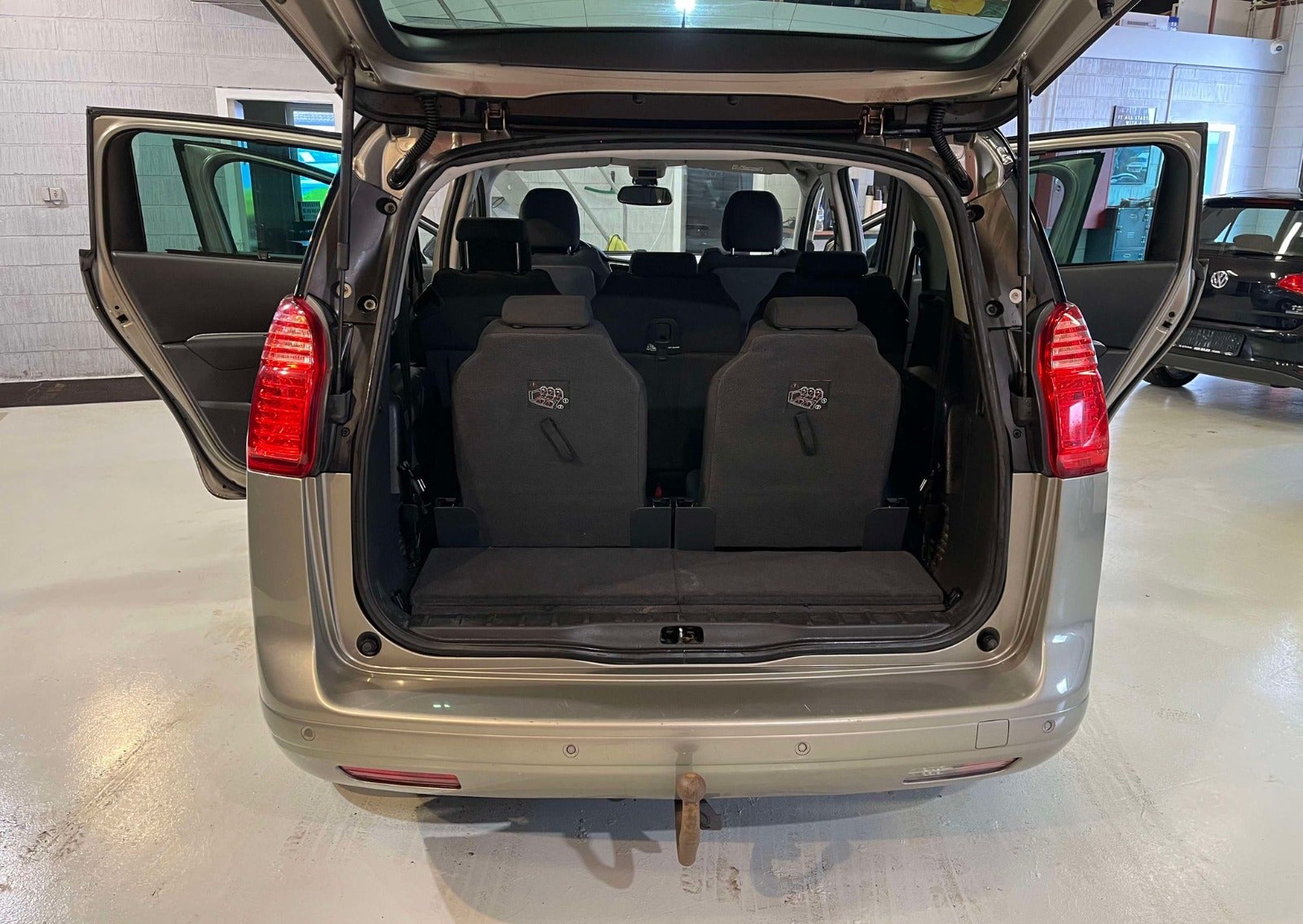Billede af Peugeot 5008 1,6 BlueHDi 120 Allure 7prs