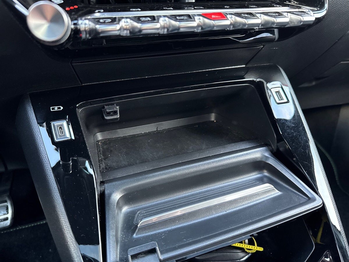 Peugeot e-2008 GT Sky billede 23