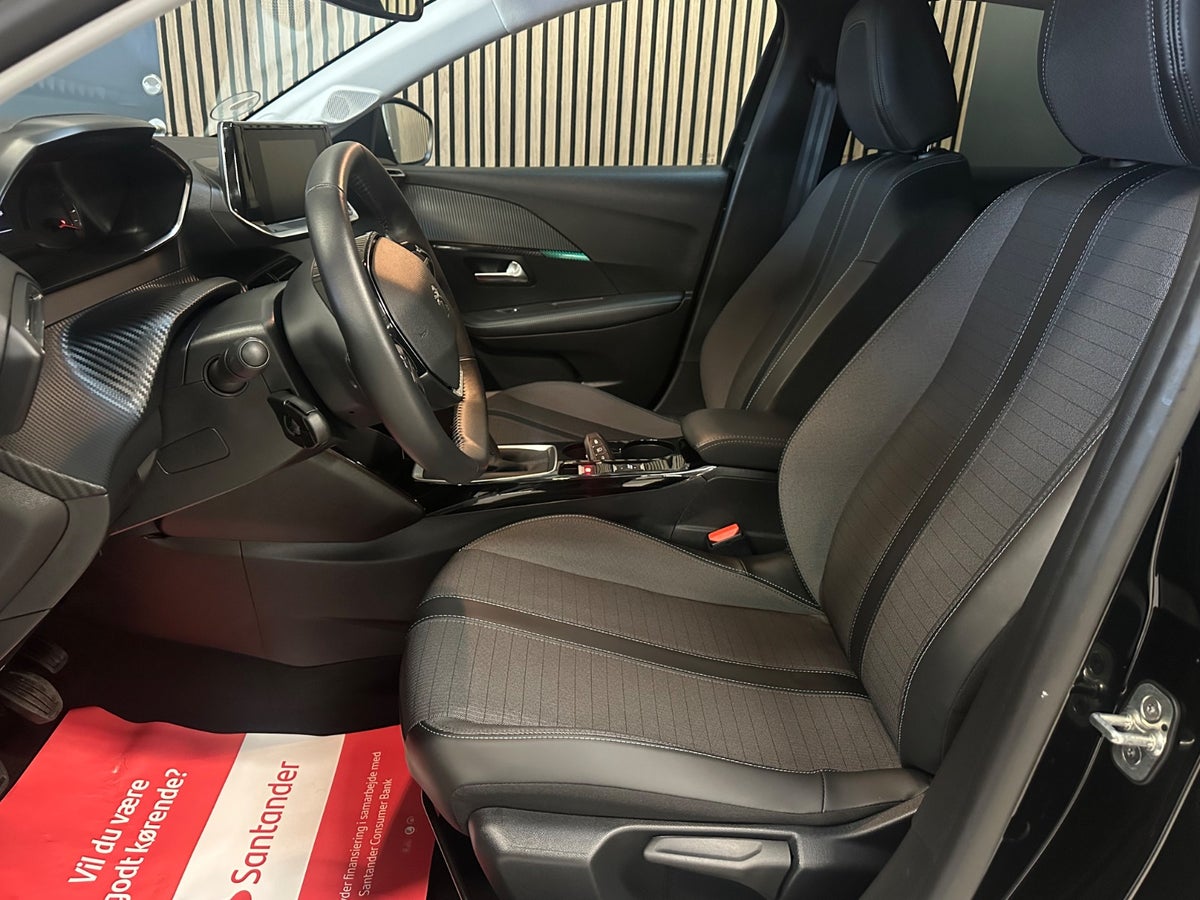 Peugeot 208 PureTech 100 Selection Sport Peugeot 208 PureTech 100 Selection Sport