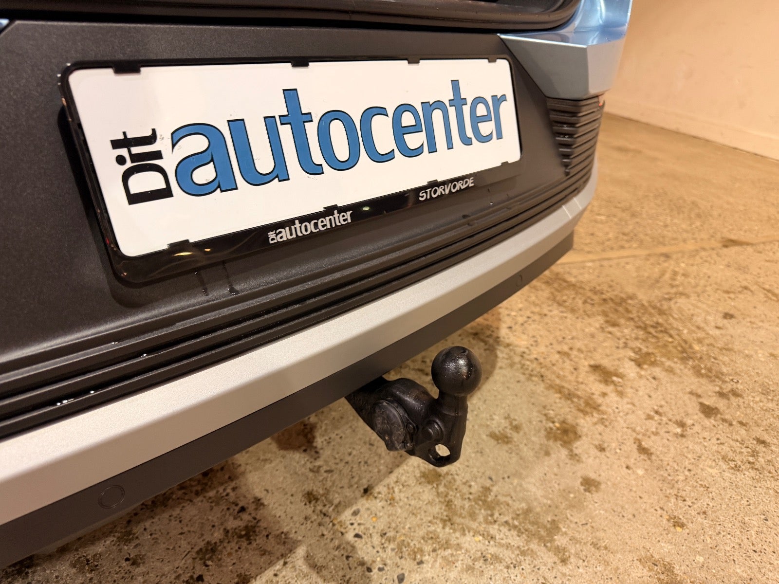 Ford Explorer Premium Extended Range