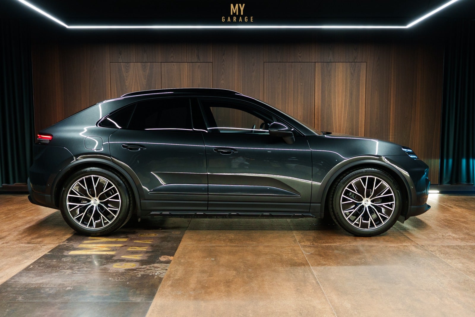 Porsche Macan 4 - 