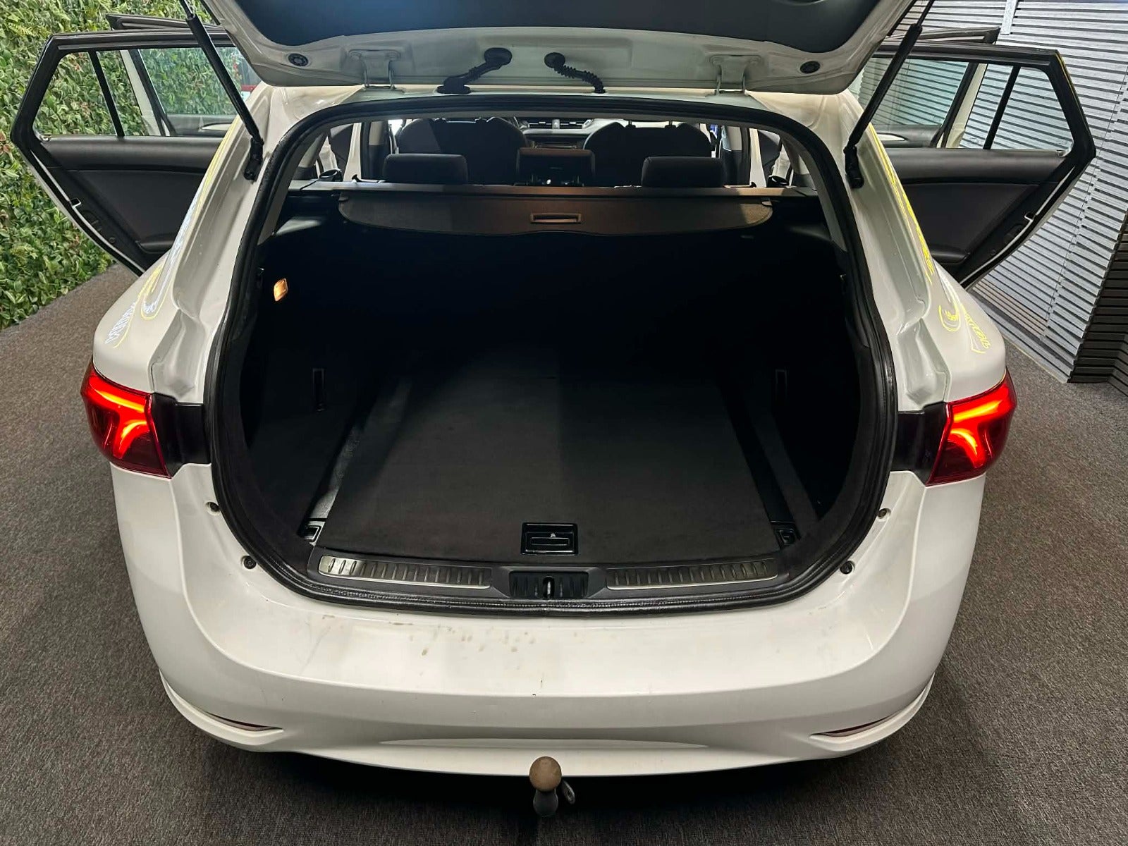 Billede af Toyota Avensis 1,6 D-4D T1 Touring Sports