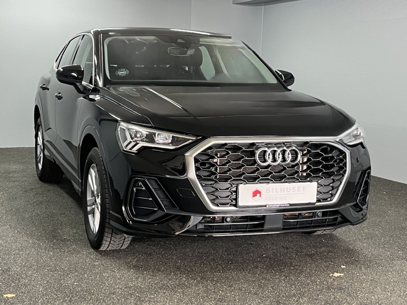 Billede af Audi Q3 45 TFSi e Attitude plus Sportback S-tr.