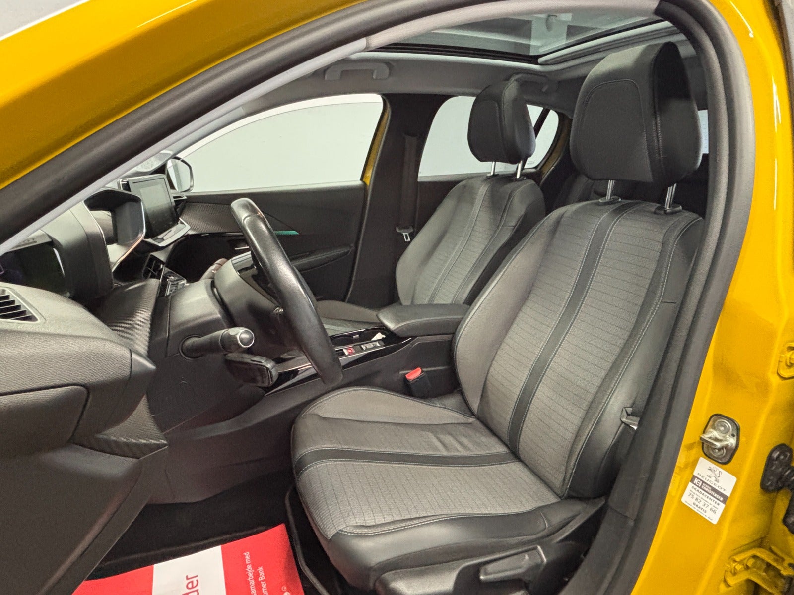 Billede af Peugeot 208 1,2 PureTech 100 Allure Sky
