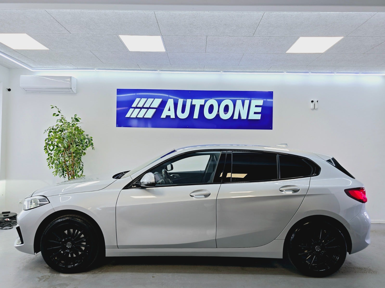 Billede af BMW 118i 1,5 Sport Line aut.