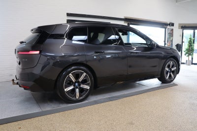 BMW iX xDrive40 Fully Charged