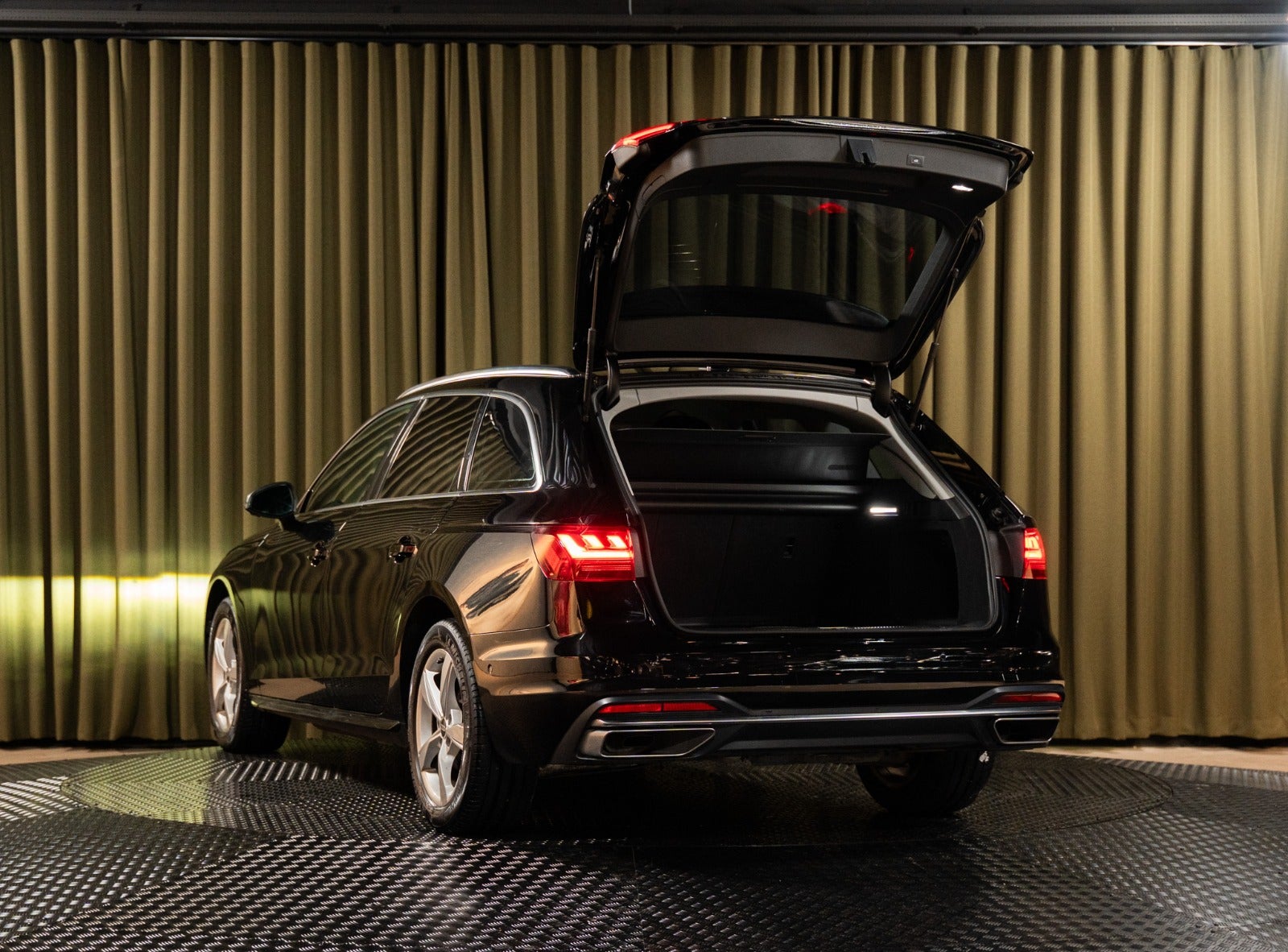 Billede af Audi A4 40 TFSi Prestige plus Avant S-tr.