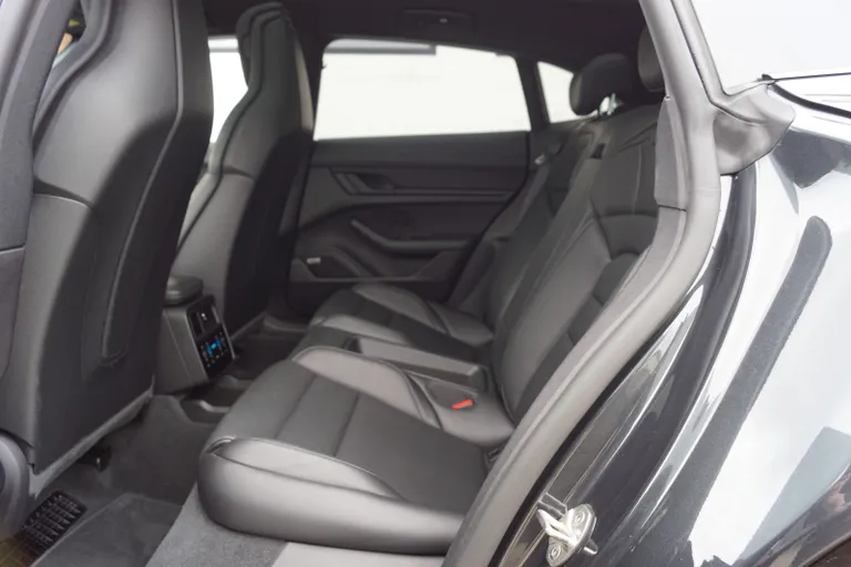 Porsche Taycan 4S Cross Turismo
