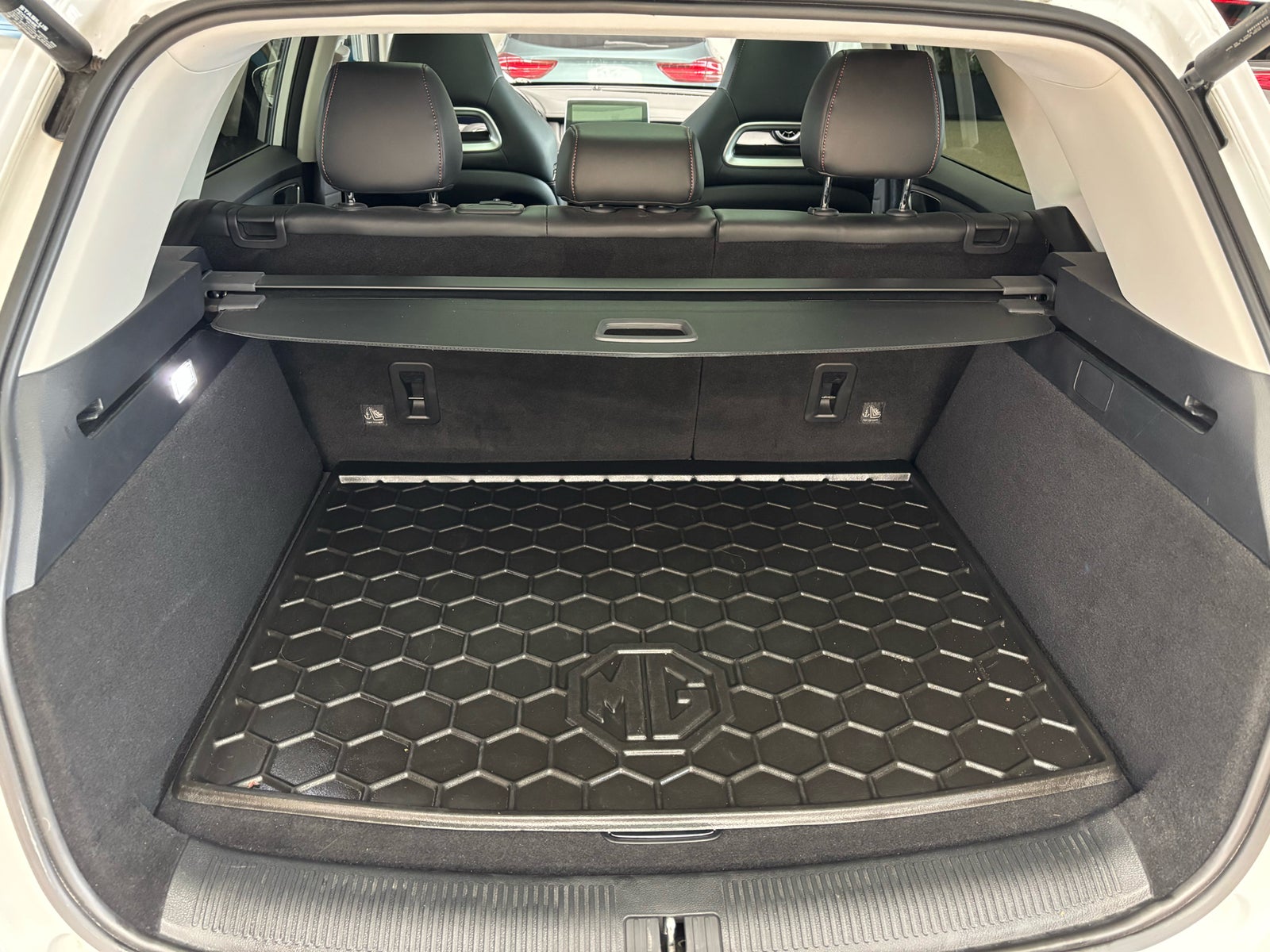 MG EHS PHEV Luxury