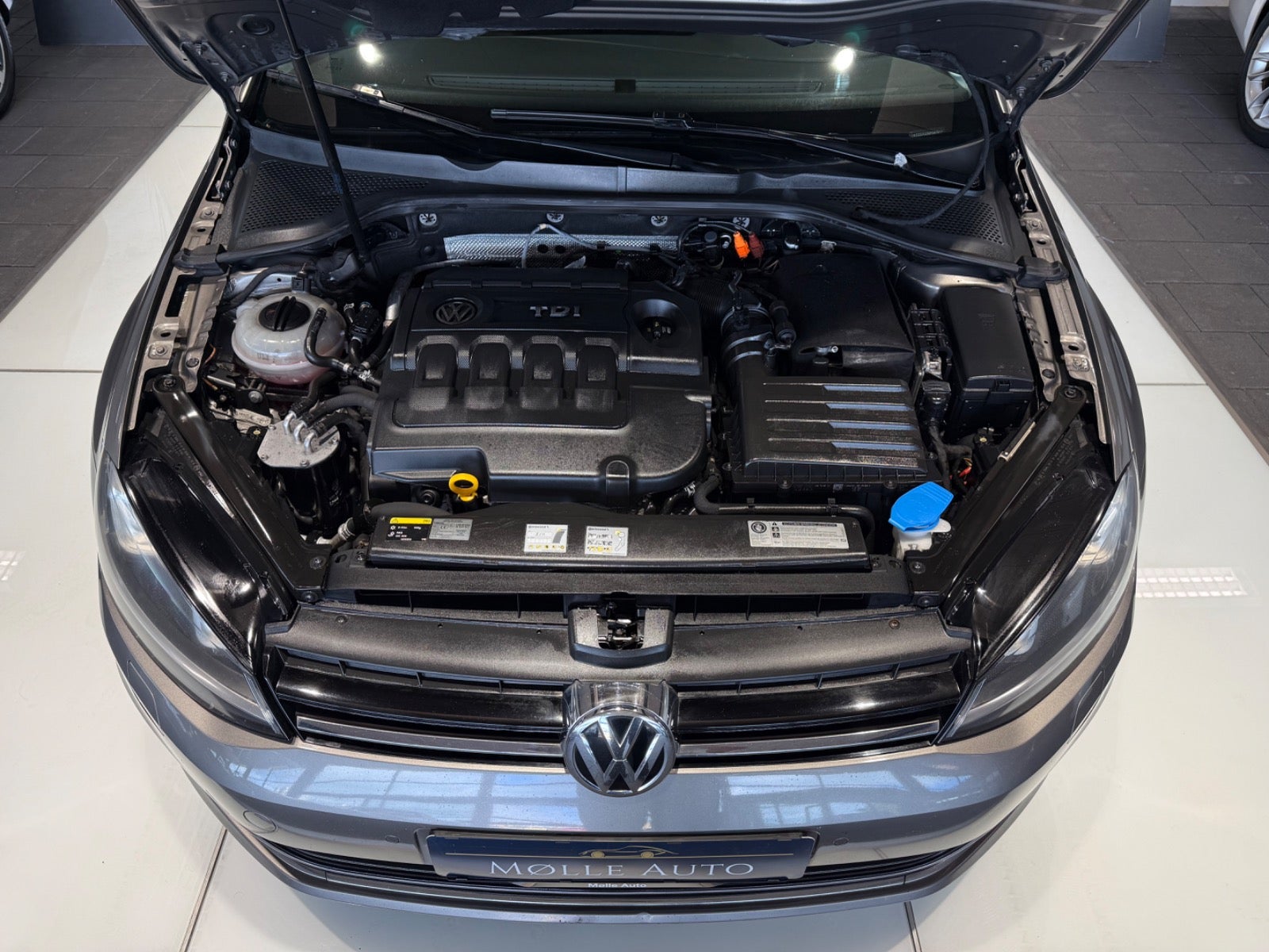Billede af VW Golf VII 2,0 TDi 150 Highline Variant DSG BMT
