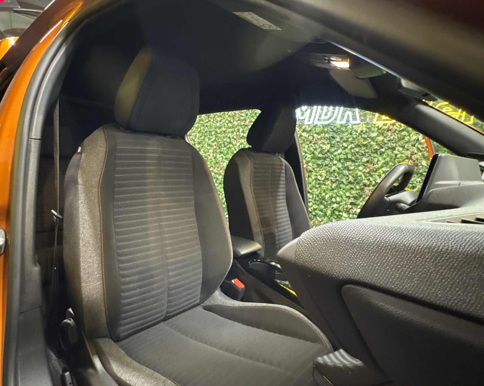 Billede af Peugeot e-2008 50 Active