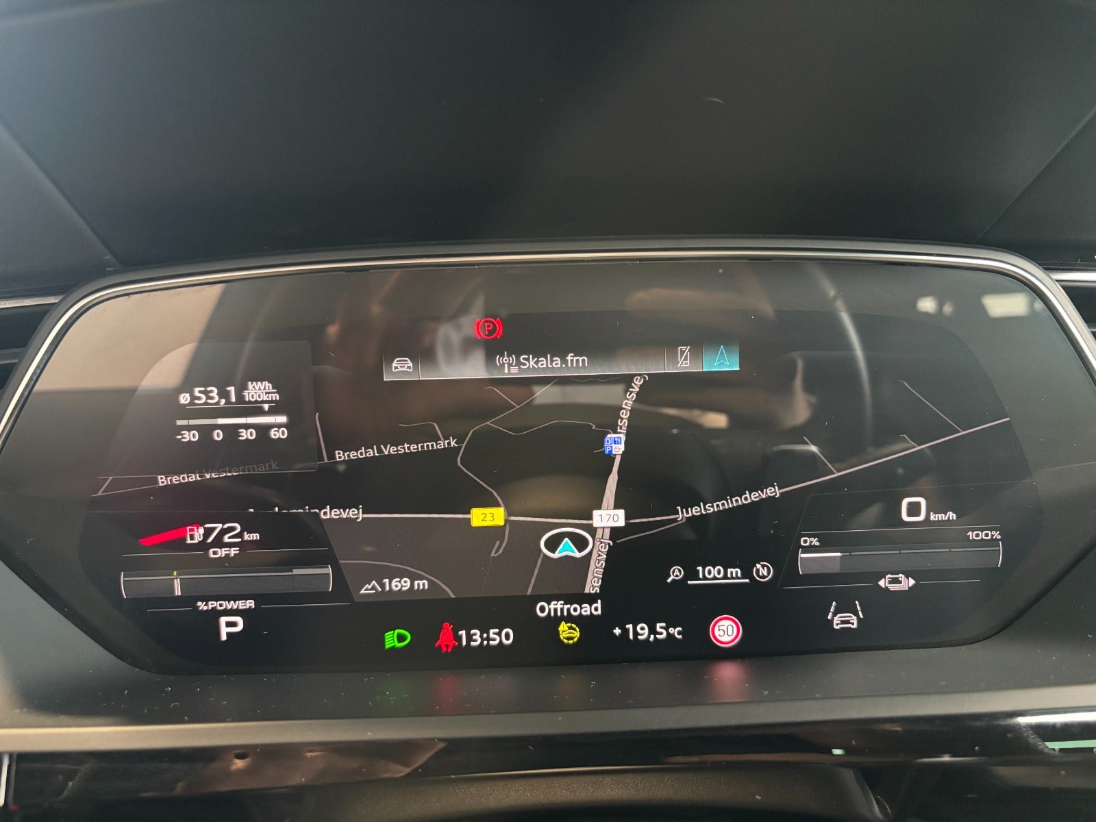 Audi Q8 e-tron 55 S-line quattro 5d - 9