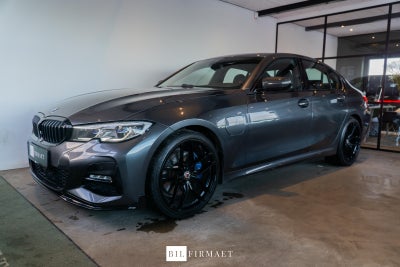 BMW 330e 2,0 M-Sport aut. Benzin aut. Automatgear modelår 2021 km 54000 Koksmetal klimaanlæg ABS air