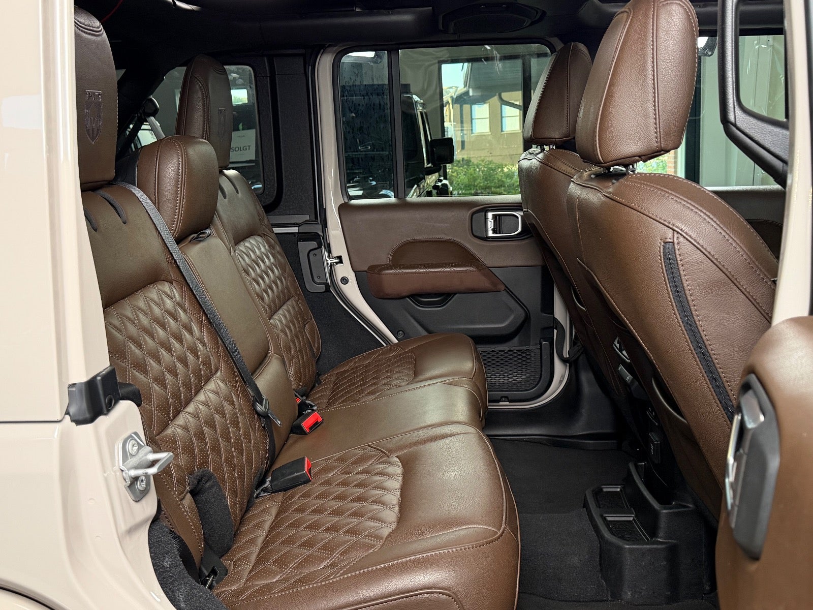Jeep Wrangler Unlimited 2,0 T Brute Sky One aut. 4×4 4d - 13