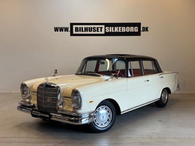 Mercedes 220 SE 2,2  4d