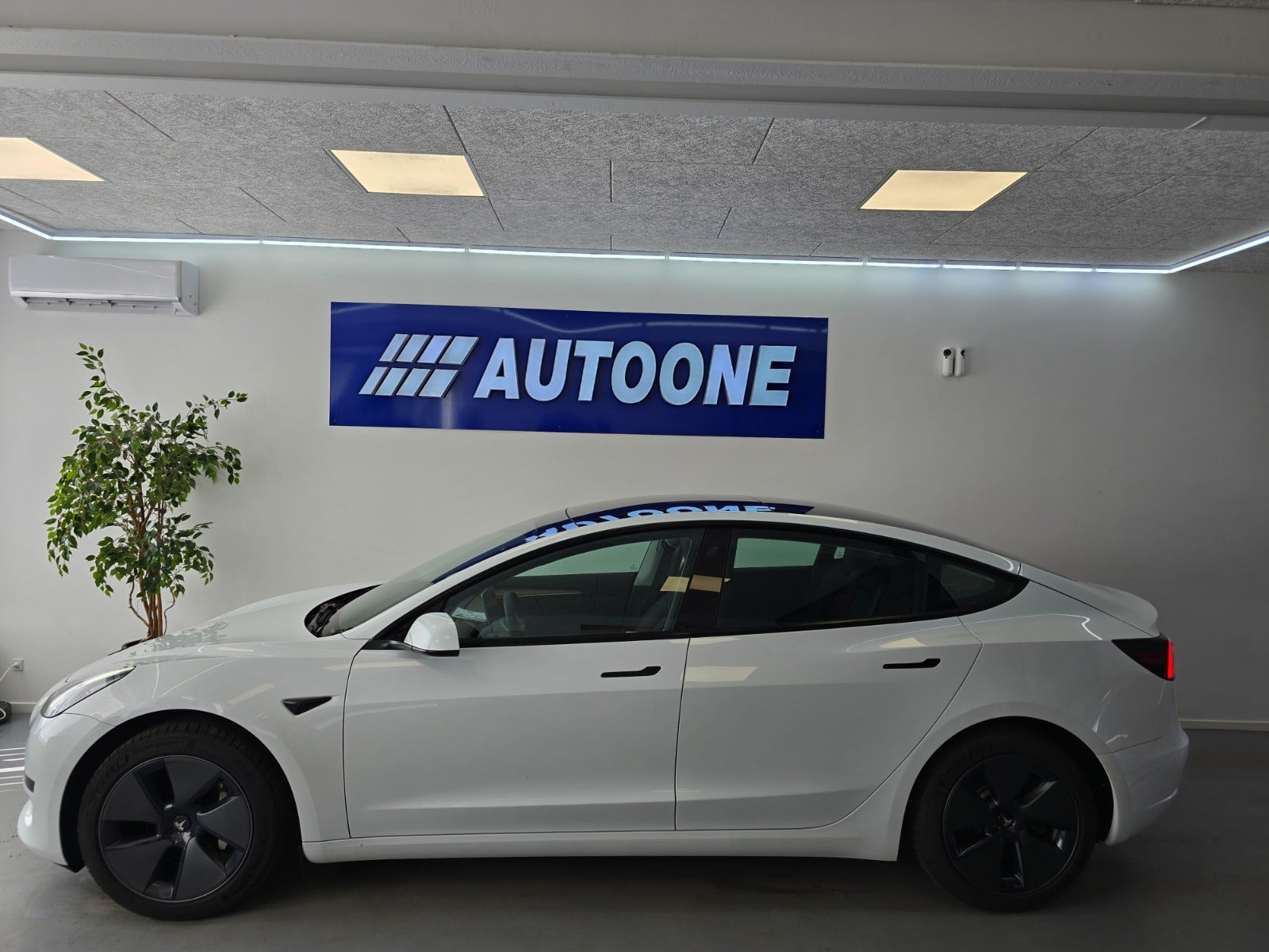 Billede af Tesla Model 3  Standard Range+ RWD