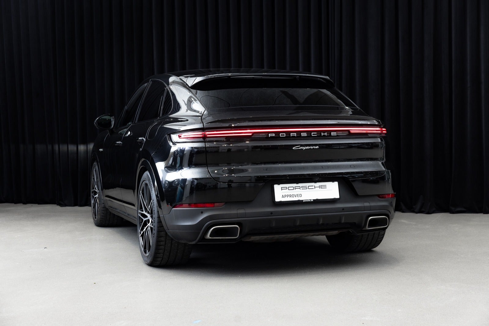 Gallery image 7 of 18