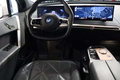 BMW iX xDrive40 Fully Charged