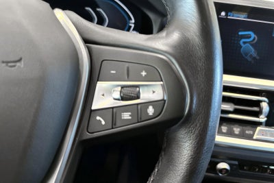 BMW 330e Touring Sport Line aut.