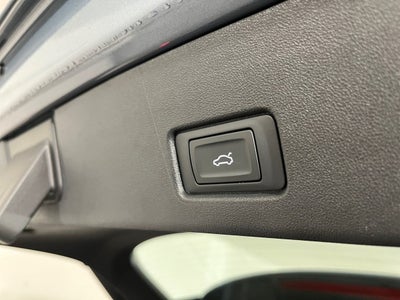 Audi Q4 e-tron Attraction Van