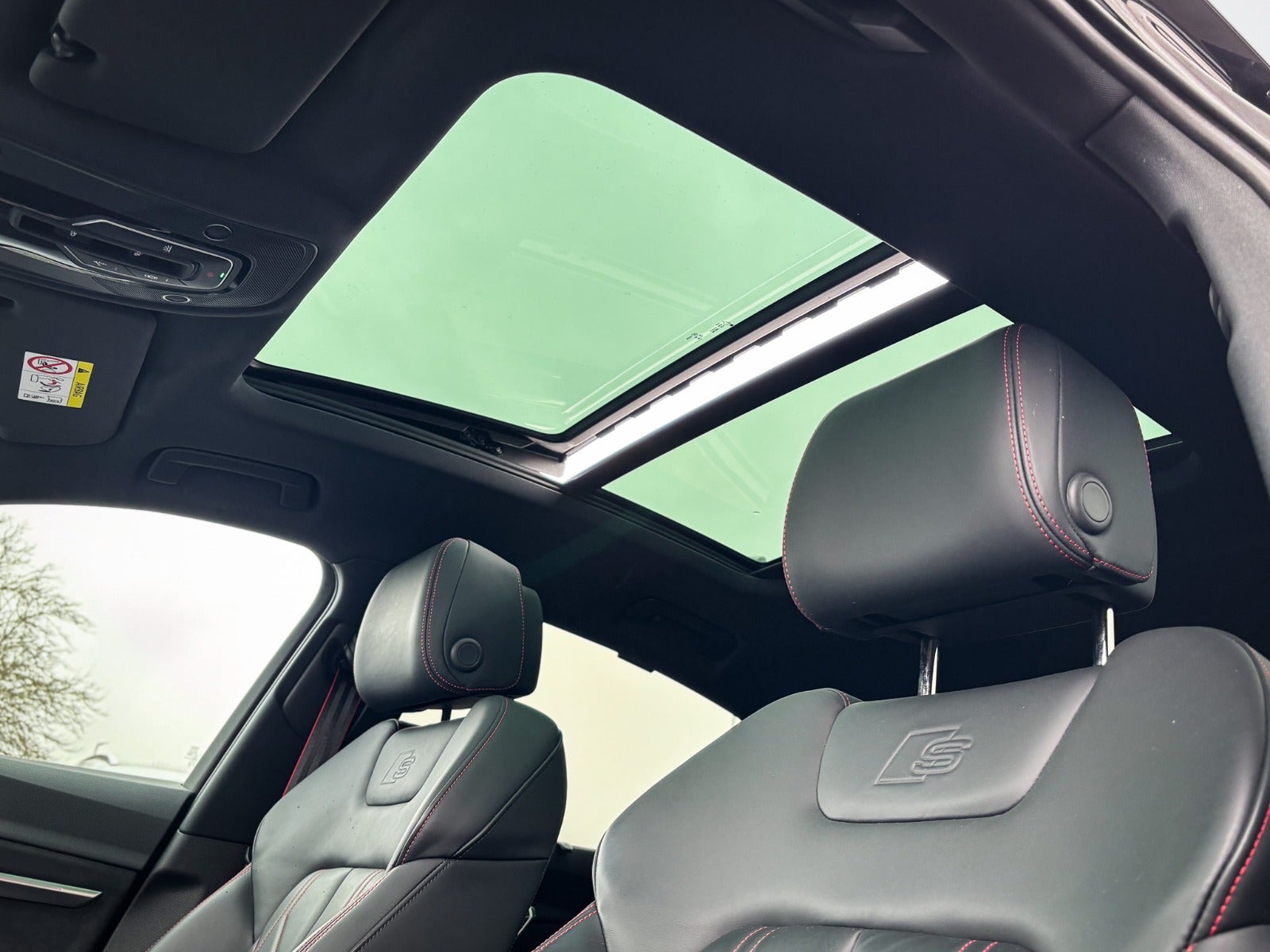 Billede af Audi Q8 e-tron 55 S-line Sportback quattro