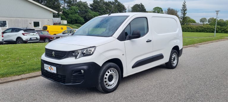 Peugeot Partner BlueHDi 100 L2V2 Plus Van