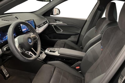 BMW iX1 eDrive20 M-Sport - 4