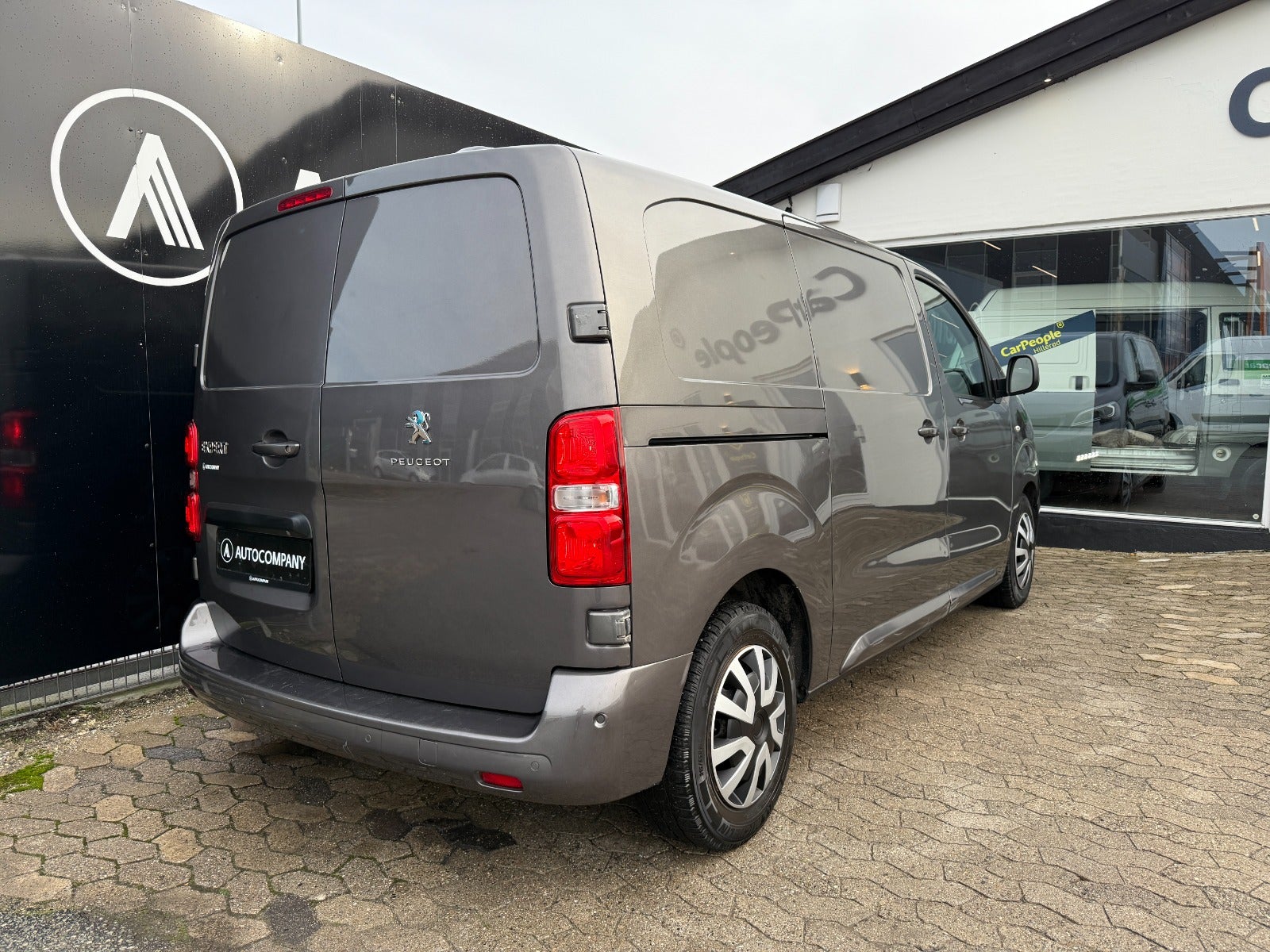 Peugeot Expert BlueHDi 120 L2 Premium Van