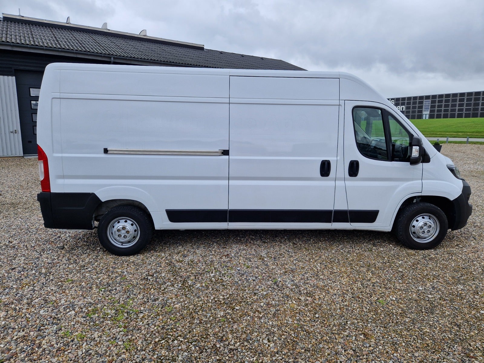 Billede af Peugeot Boxer 333 2,2 BlueHDi 140 L3H2 Premium